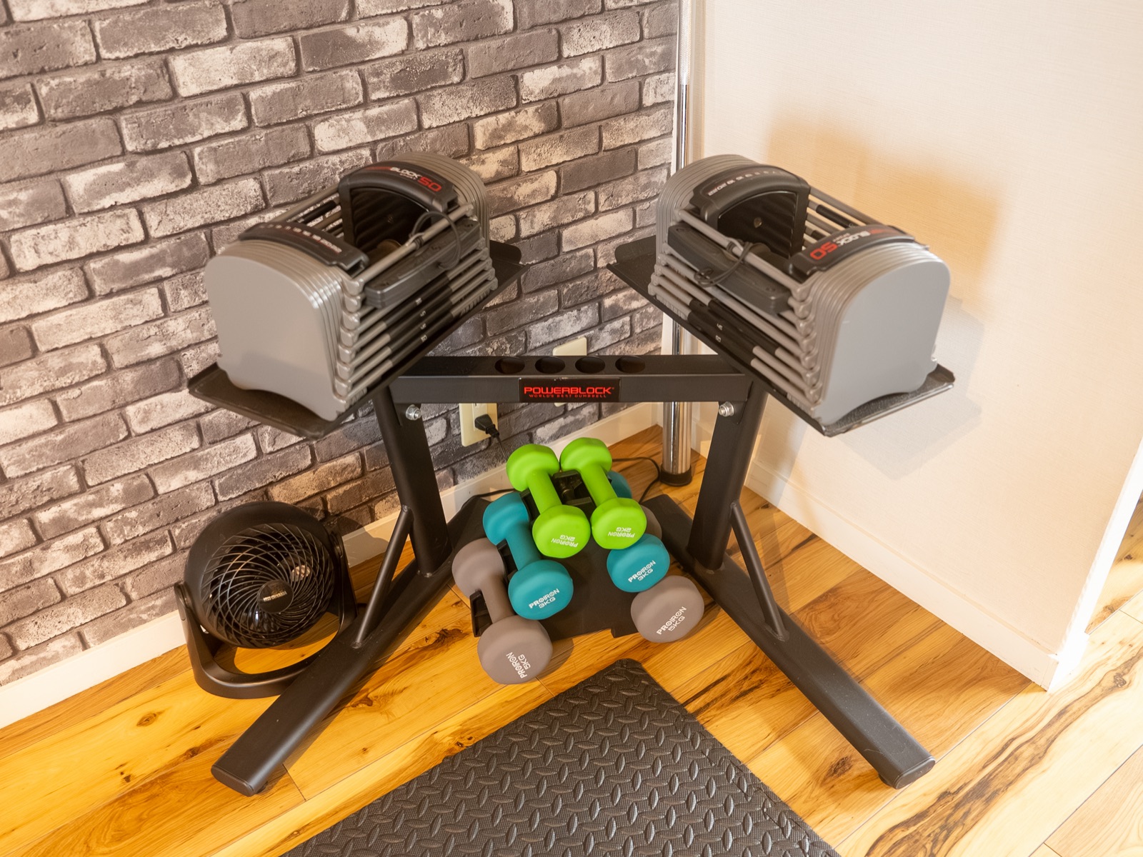 トレーニング器具とグローブ